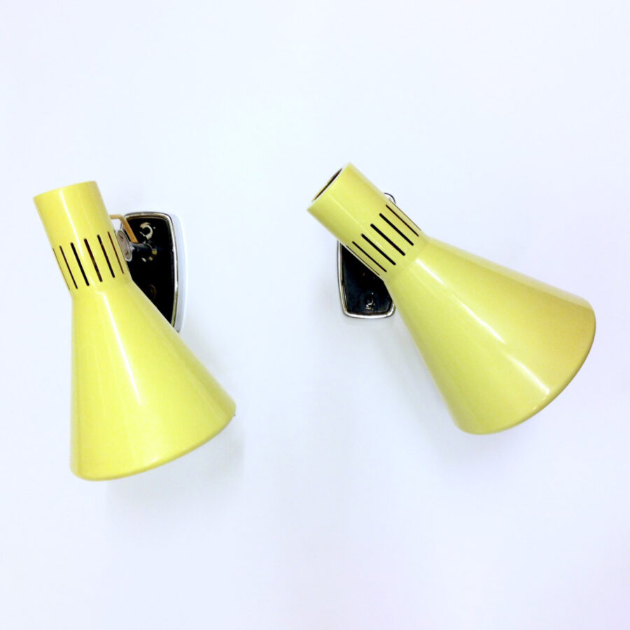 ett par vintage vegglamper mod. 2085 fra Stilnovo