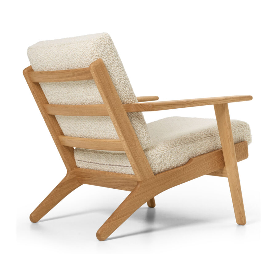 Hans J. Wegner - CH290 armchair