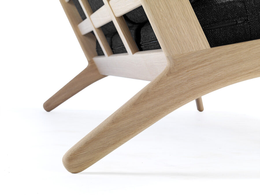 Hans J. Wegner / GE 290-3 Sofa