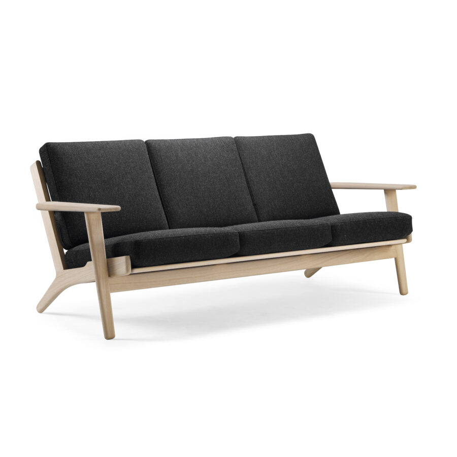 Hans J. Wegner / GE 290-3 Sofa