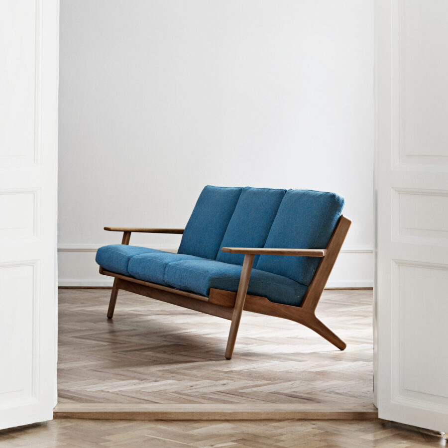 Hans J. Wegner / GE 290-3 Sofa