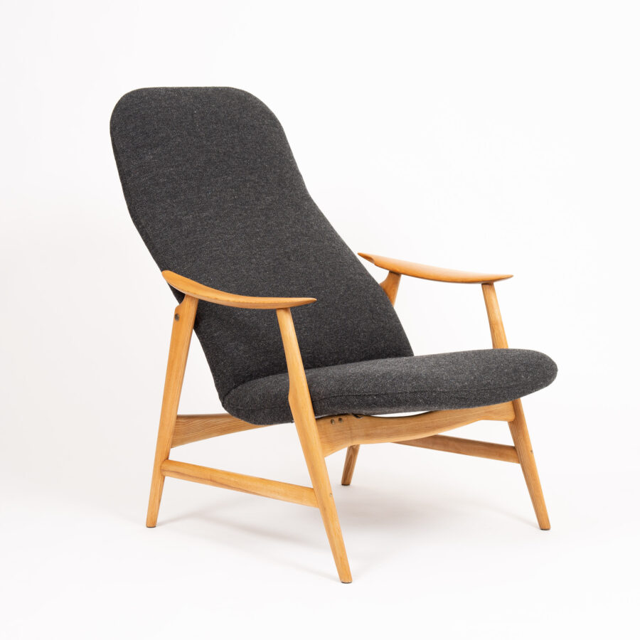 Vintage reclining chair by Dokka
