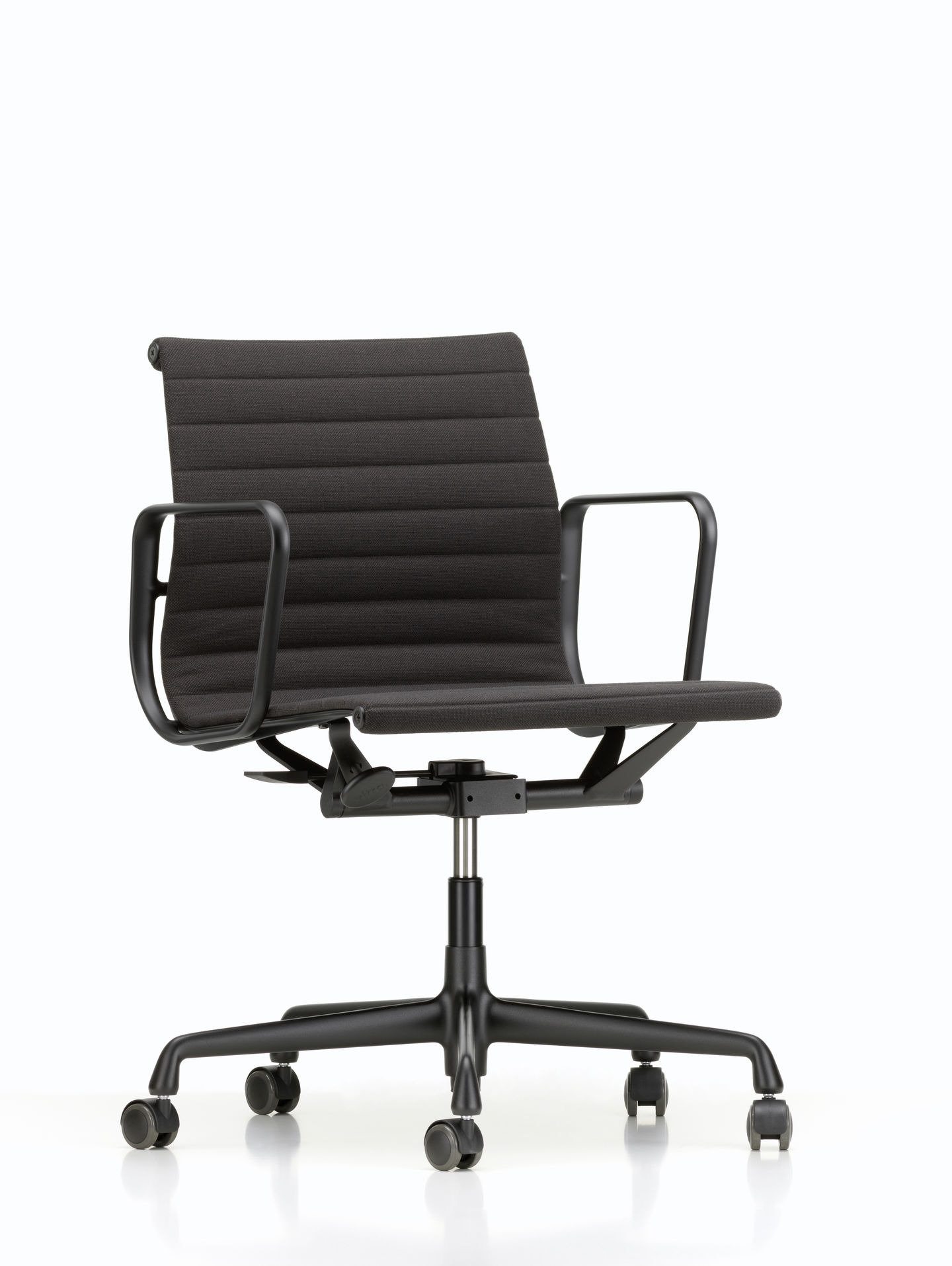 Vitra ea chair 2025