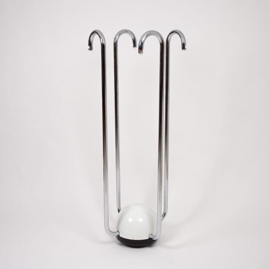 Stumtjener design Gianfranco Frattini for Bernini