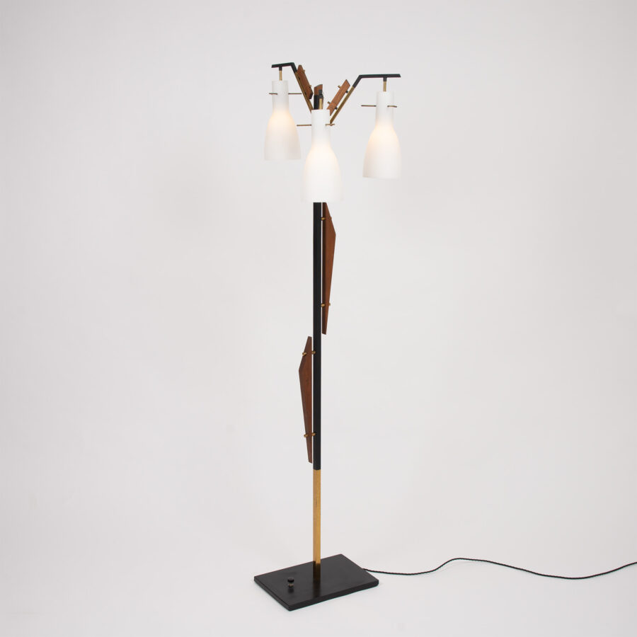 Mid-century modern Italian floor lamp