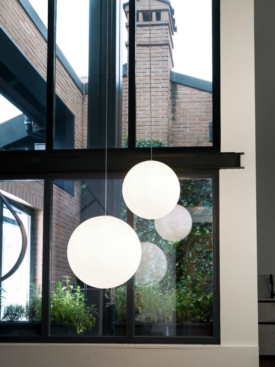 Asteroide glass suspension by Nemo