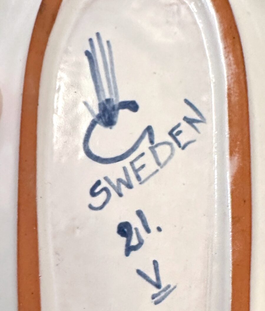 Faience dish by Stig Lindberg