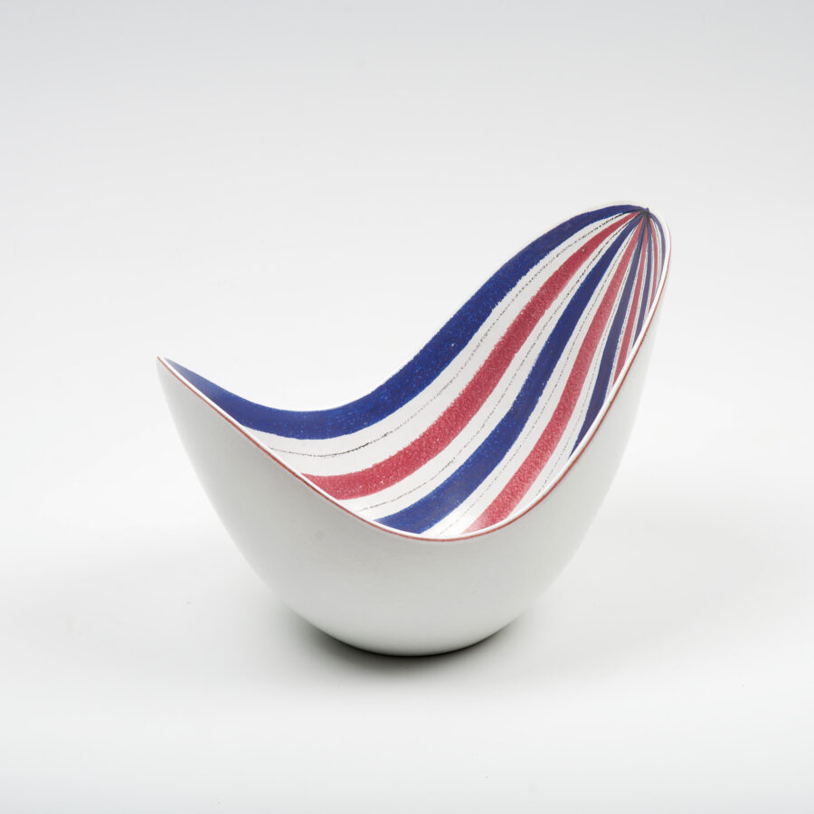 Faience bowl by Stig Lindberg