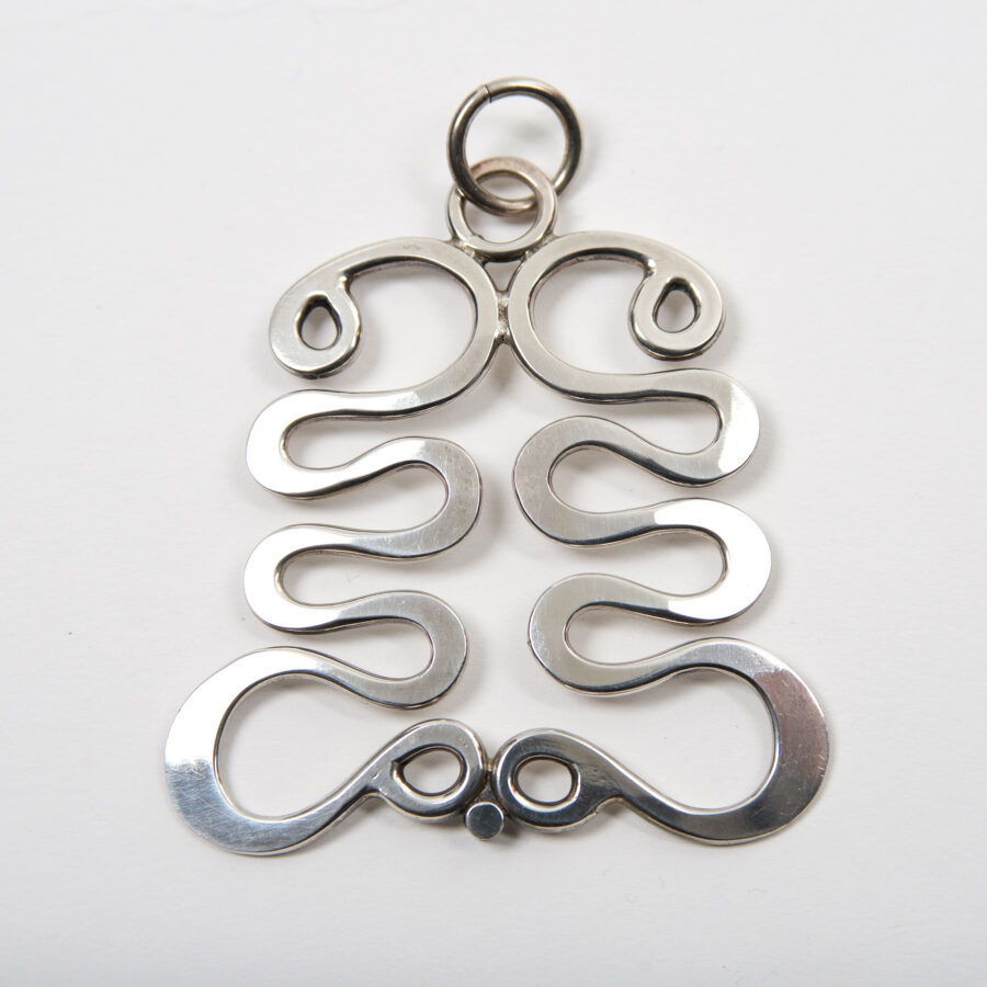 Anna Greta Eker - Curves pendant