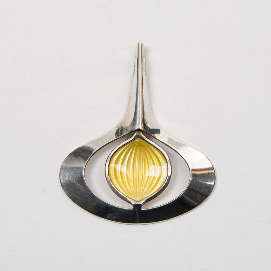 Silver pendant by Axel Holmsen